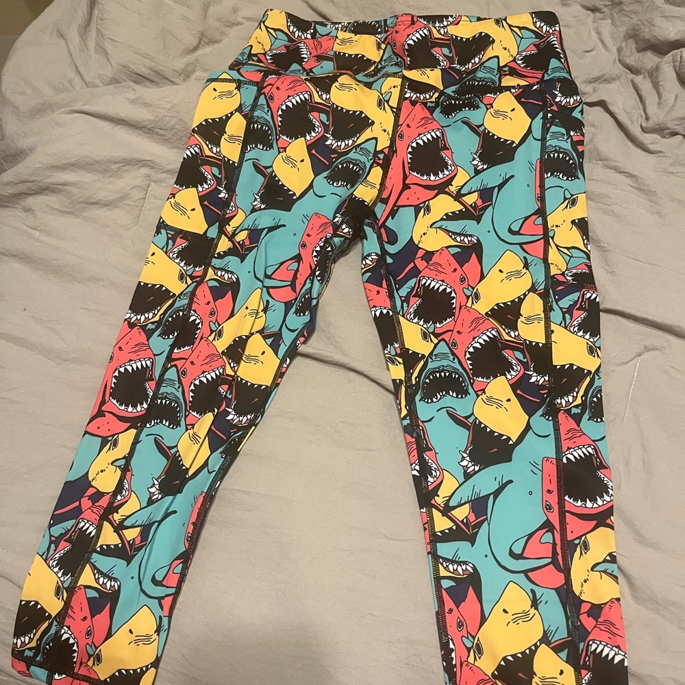 Brand new CVG Shark attack capris